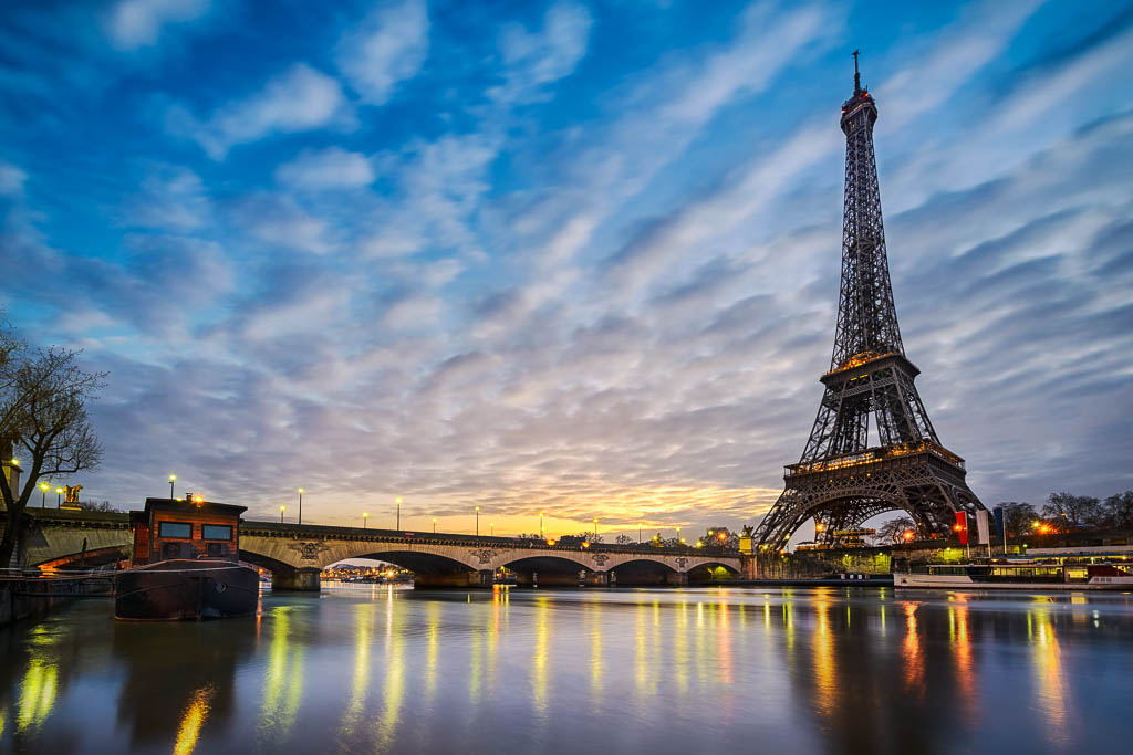 Sonnenaufgang am Eiffelturm in Paris
