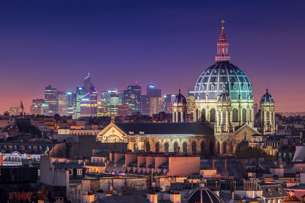 Nächtliche Skyline von Paris