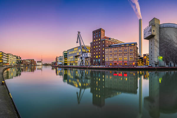 Panorama vom Stadthafen in Münster, Deutschland bei Sonnenuntergang von Michael Abid