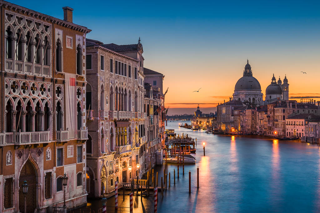 Sonnenaufgang am Grand Canal in Venedig