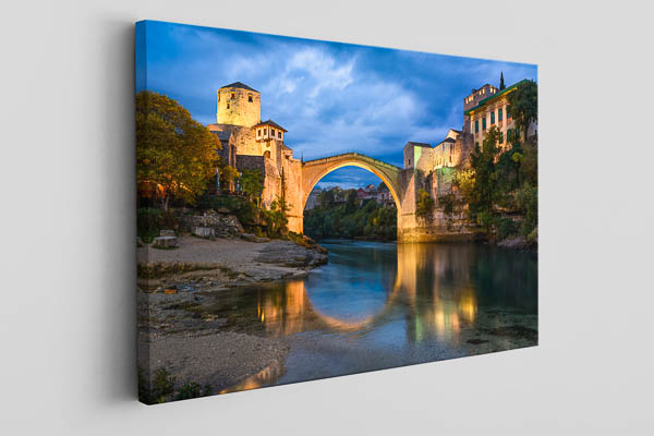 Leinwand - Alte Brücke bei Nacht in Mostar