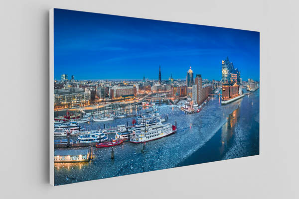 Canvas - Winter night skyline of Hamburg