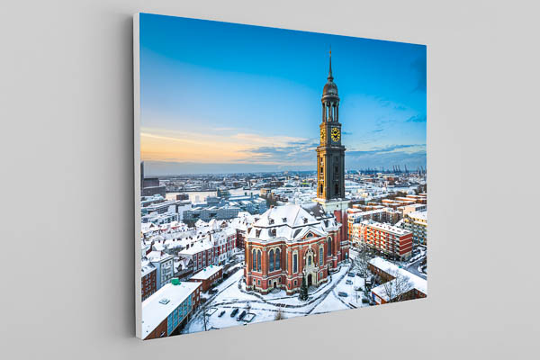 Leinwand - Michel (St. Michaelis Kirche) in Hamburg im Winter