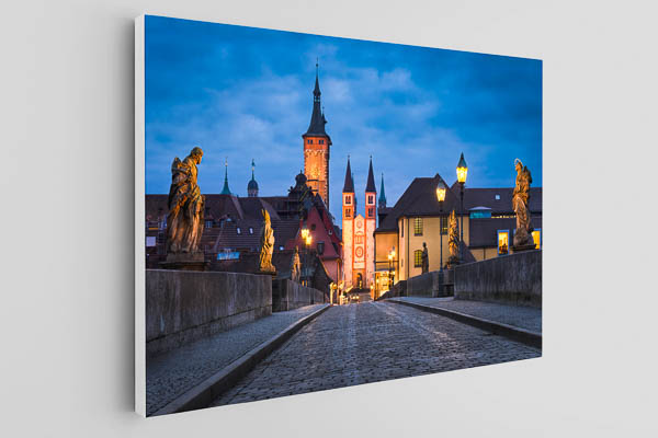 Canvas - Old town of Würzburg at night