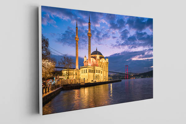 Canvas - Ortakoy Mosque in Istanbul at night