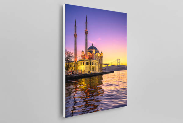 Canvas - Ortakoy Mosque in Istanbul at sunrise